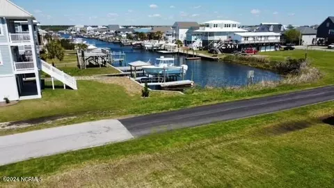 tbd 3rd St, Surf City, NC 28445
