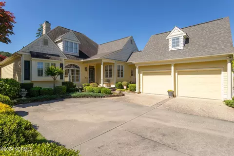 338 Magnolia Cir, Southern Pines, NC 28387
