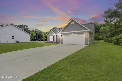357 Morristown Rd, Stella, NC 28582 photo 3