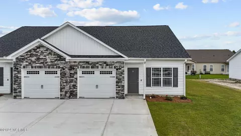 4504 Laurel Ridge Dr #B, Greenville, NC 27834