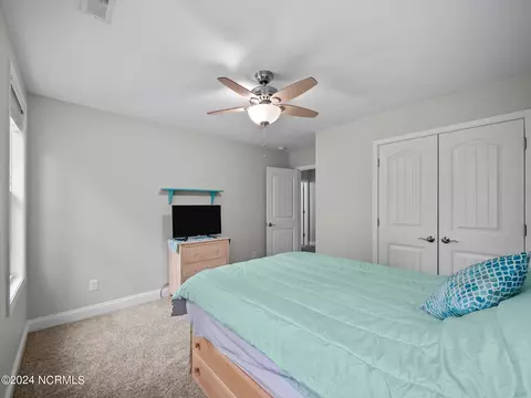Bedroom - 126 Roughleaf Trl, Hampstead, NC 28443 photo 5 of 9