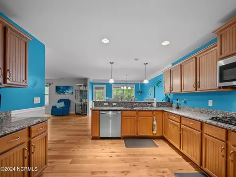 Kitchen - 126 Roughleaf Trl, Hampstead, NC 28443 photo 4 of 5