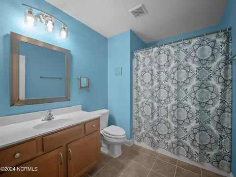 Bath - 126 Roughleaf Trl, Hampstead, NC 28443 photo 5 of 8
