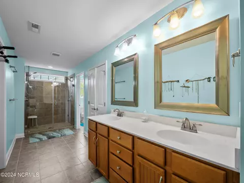 Bath - 126 Roughleaf Trl, Hampstead, NC 28443 photo 2 of 8