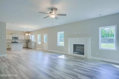 216 Shadow Grass Ct, Stella, NC 28582 photo 11