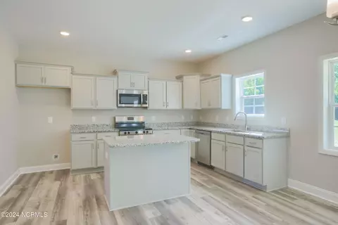 216 Shadow Grass Ct, Stella, NC 28582 photo 8
