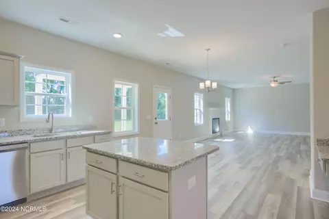 216 Shadow Grass Ct, Stella, NC 28582 photo 9