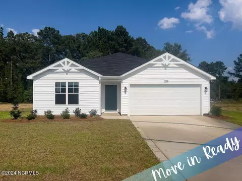 4033 Shire Dr, Hope Mills, NC 28348
