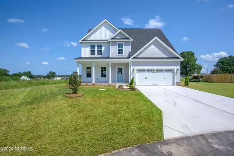 221 Shadow Grass Ct, Stella, NC 28582