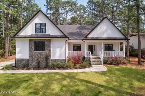 153 Pine Ridge Dr, Whispering Pines, NC 28327