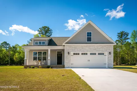 3309 School View Dr, Farmville, NC 27828
