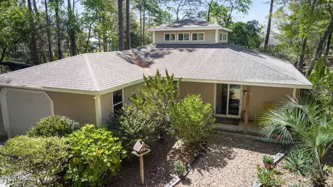 207 Channel View Ct, Cape Carteret, NC 28584