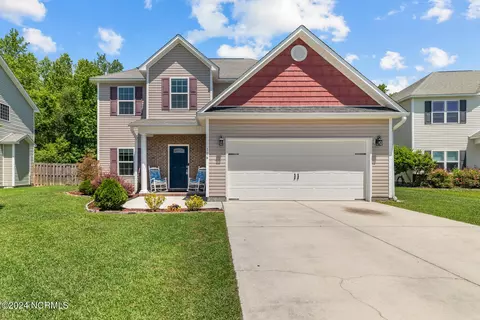 106 Long Pond Dr, Sneads Ferry, NC 28460