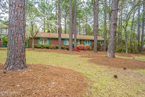 Exterior - 605 Park Dr, Aberdeen, NC 28315 photo 9 of 17