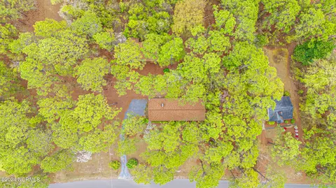 Exterior - 605 Park Dr, Aberdeen, NC 28315 photo 7 of 17