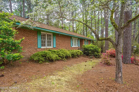 Exterior - 605 Park Dr, Aberdeen, NC 28315 photo 13 of 17