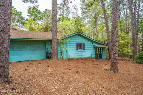 Exterior - 605 Park Dr, Aberdeen, NC 28315 photo 17 of 17