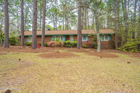 605 Park Dr, Aberdeen, NC 28315