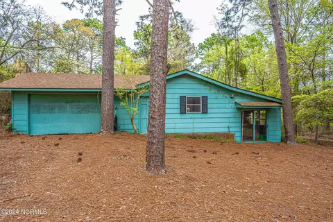 Exterior - 605 Park Dr, Aberdeen, NC 28315 photo 16 of 17