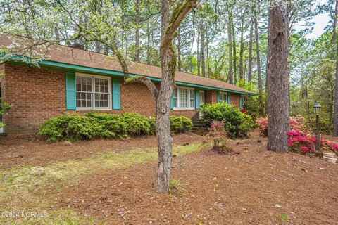 Exterior - 605 Park Dr, Aberdeen, NC 28315 photo 12 of 17