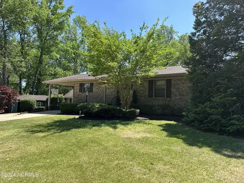2100 Carolina Cir, Goldsboro, NC 27530