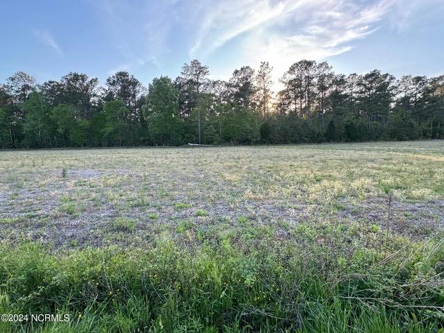 6630 Neuse Rd, Grantsboro, NC 28529