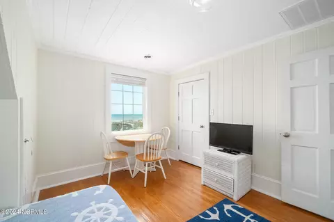 Dining - 216 E Boardwalk Blvd, Atlantic Beach, NC 28512 photo 3 of 6