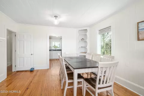 Dining - 216 E Boardwalk Blvd, Atlantic Beach, NC 28512 photo 2 of 6