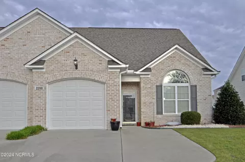 2209 Dovedale Dr, Greenville, NC 27834
