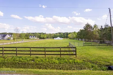 839 E Ridge Rd, Shawboro, NC 27973