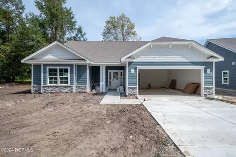 127 Cherry Laurel Dr, Wallace, NC 28466