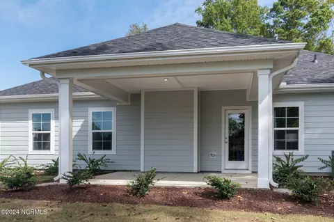 Exterior - 127 Cherry Laurel Dr, Wallace, NC 28466 photo 1 of 2