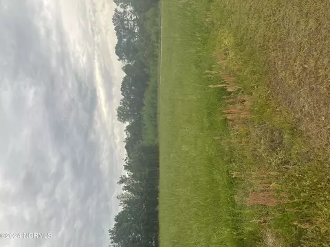 22 Taylor Ln, Clarendon, NC 28432