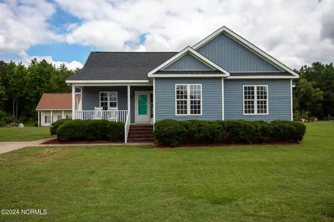6211 Bones Acres Rd, Elm City, NC 27822