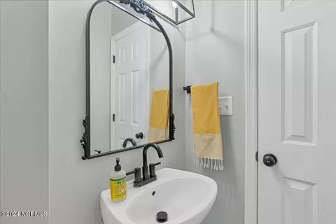 Bath - 100 Rutledge Ln, Pinehurst, NC 28374 photo 1 of 8