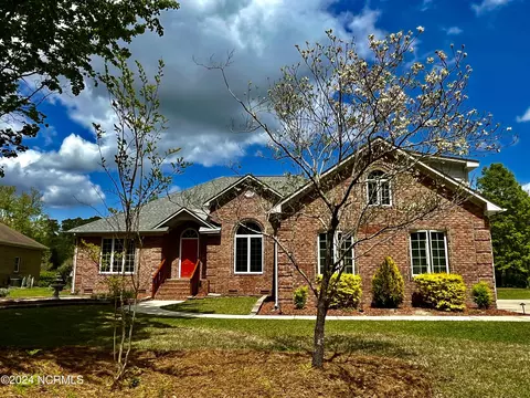 1317 Pine Valley Dr, New Bern, NC 28562