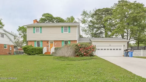 1202 Sioux Dr, Jacksonville, NC 28540