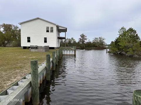 251 Tosto Rd, Beaufort, NC 28516