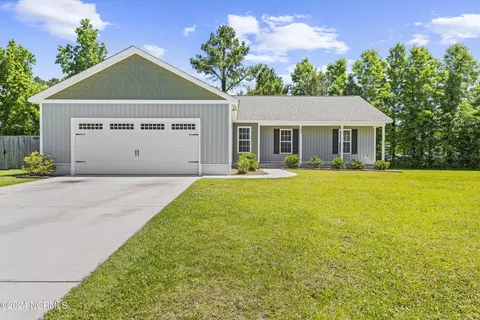 303 Buckeye Ct S, Jacksonville, NC 28540