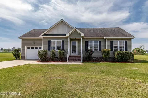 200 Labrador Ct, La Grange, NC 28551