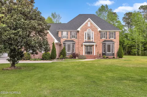 317 Harvest Dr, Jacksonville, NC 28540
