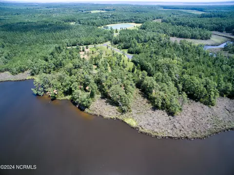 14 Bailey Pointe Dr, Belhaven, NC 27810