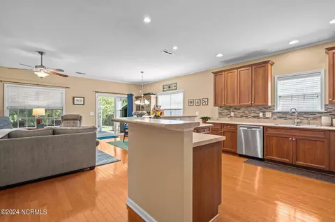 103 Penquin Pl, Hampstead, NC 28443 photo 9