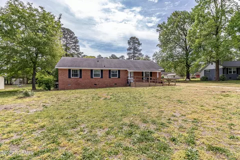 103 Wildwood Dr, Goldsboro, NC 27530