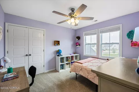 Bedroom - 281 Sparrows Bnd, Hampstead, NC 28443 photo 5 of 11