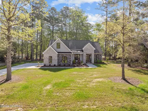 112 Cape Fear Dr, Chocowinity, NC 27817