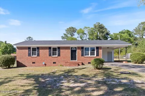 205 Rollingwood Dr, Dudley, NC 28333