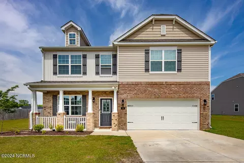 104 Featherstone Ln, New Bern, NC 28562