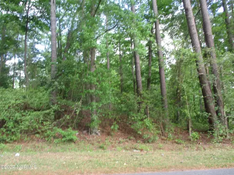 000 Duggins Dr, Kinston, NC 28501