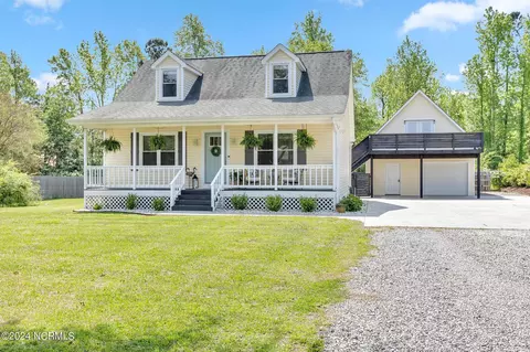 207 Sand Dollar Ln, Hampstead, NC 28443